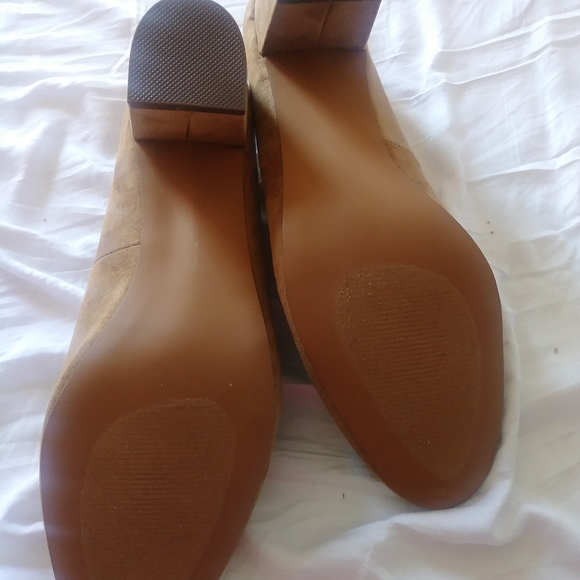 Shoes - Picture 3 of 4